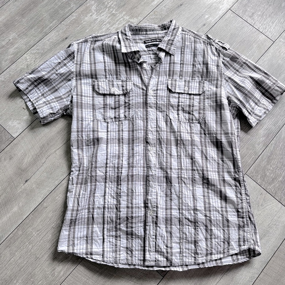 Ecko Unlimited vintage casual button down shirt - never been worn